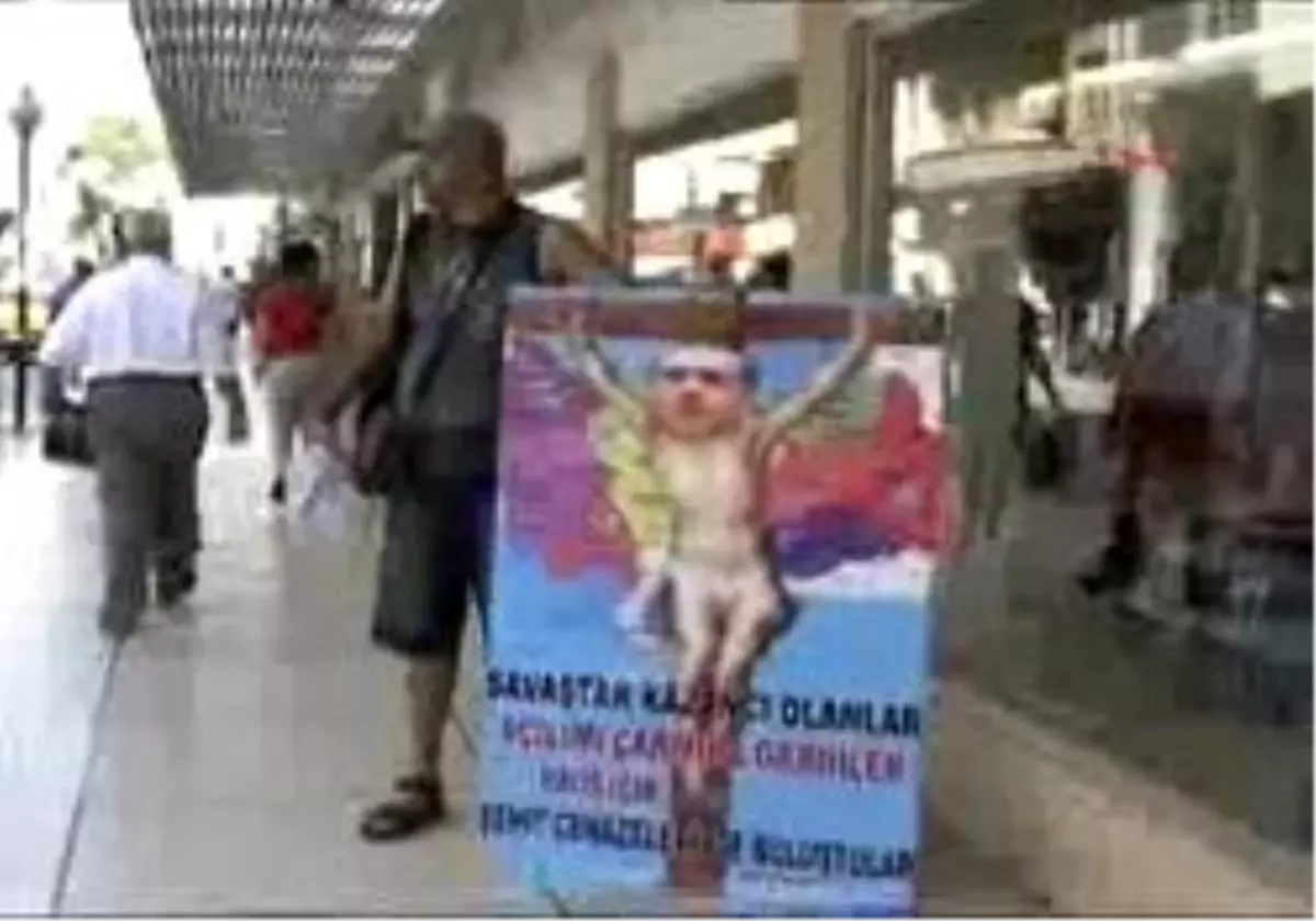 Mersin - Başbakanı Temsili Olarak Çarmıha Gerdi