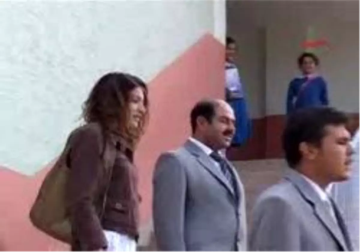 İzmir - Arşivkardelen Elif\'e Öğretmenlik Tesellisi