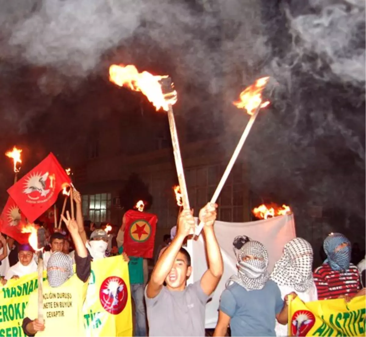 Meşaleli Yürüyüşten Sonra Olaylar Çıktı