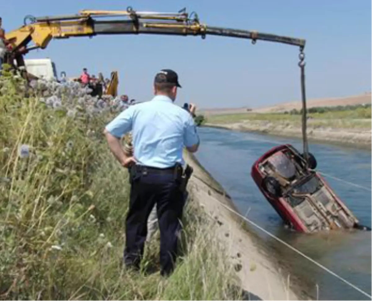 Sulama Kanalına Uçan Otomobilde Anne ve 2 Çocuğu Boğuldu