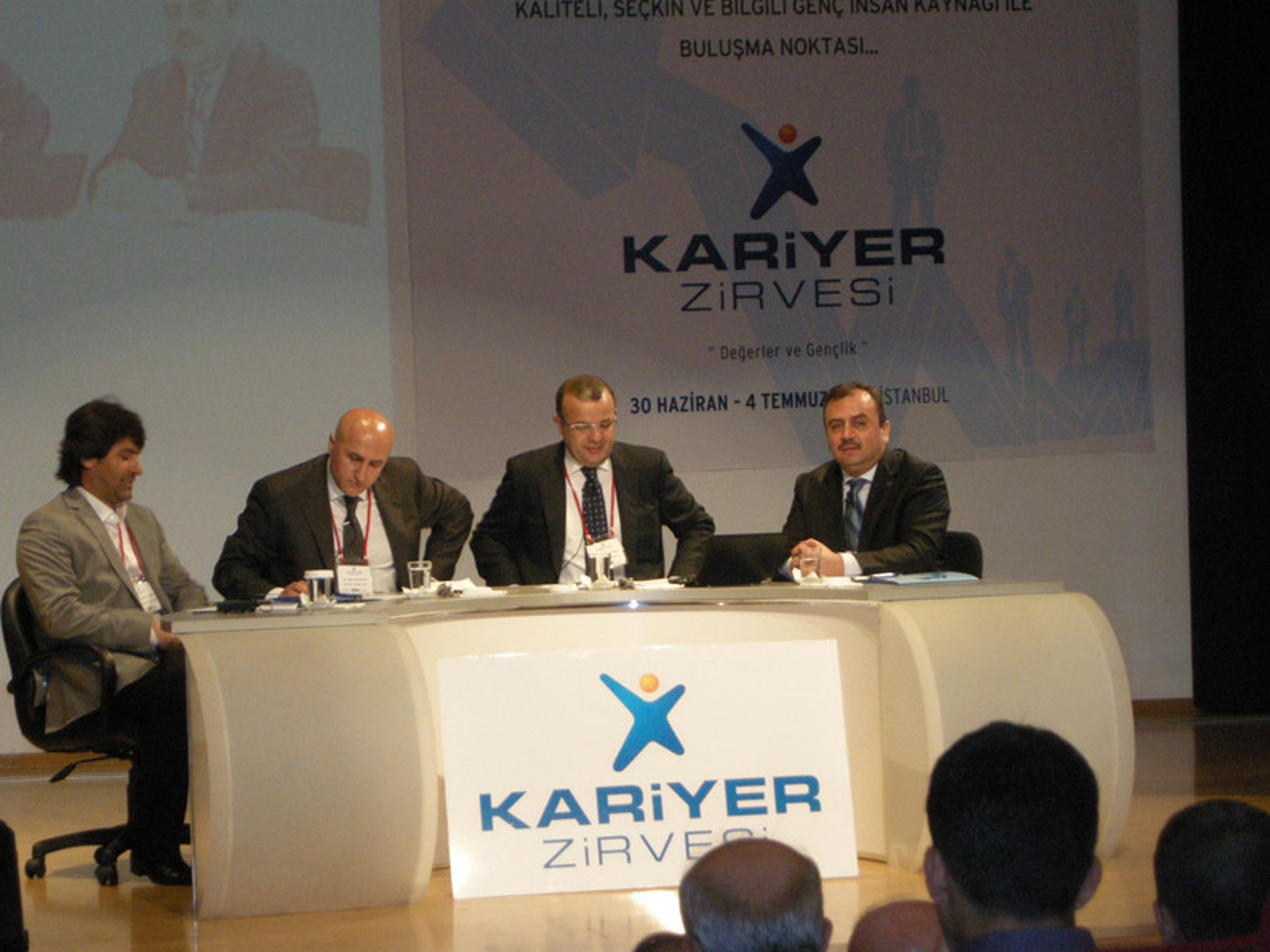 Selva, Kariyer Zirvesi 2010'da Geleceğin Yönetici Adaylarıyla Buluştu