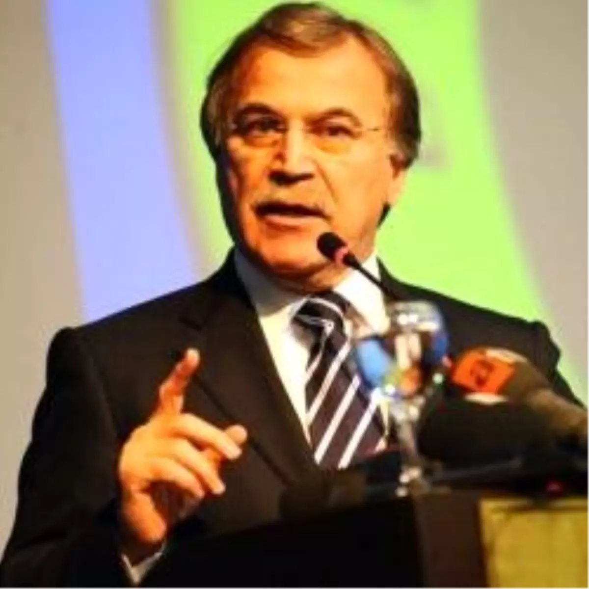 Başbuğ\'a Sürpriz Destek