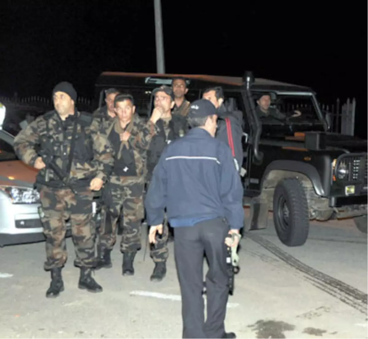 Van'da Emniyet'e Saldırı