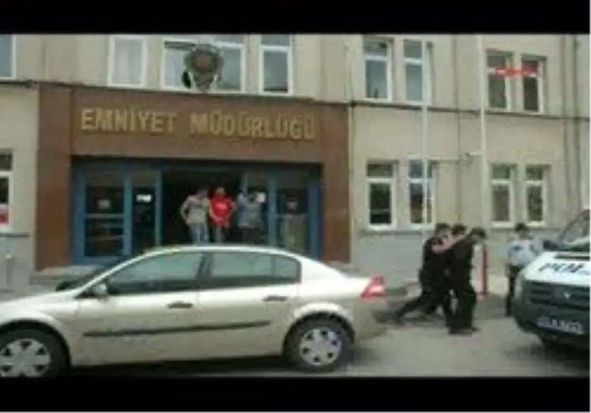 Bilecik´Te Kpss Çetesine Operasyon: 8 Gözaltı