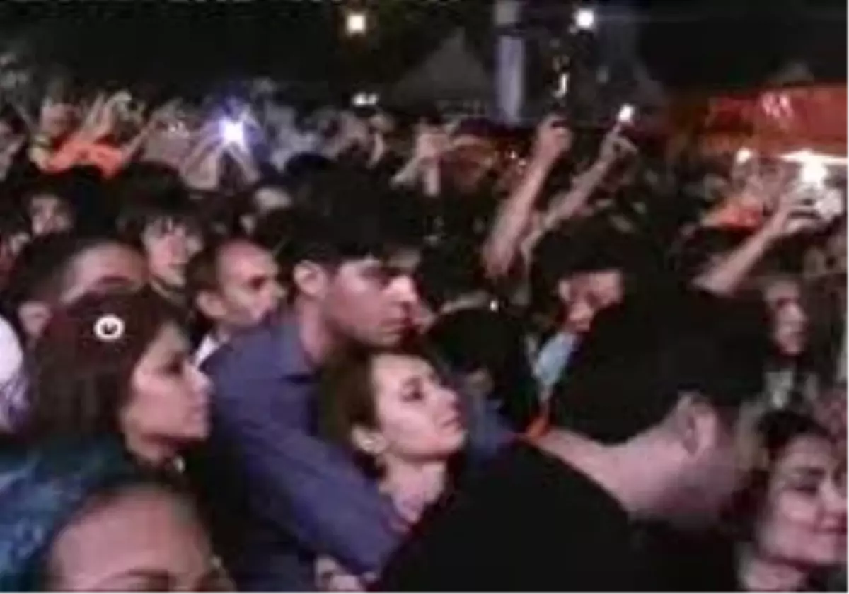 Gaziantep\'te Şebnem Ferah, Ceza Ve Tnk Sevenleriyle Buluştu