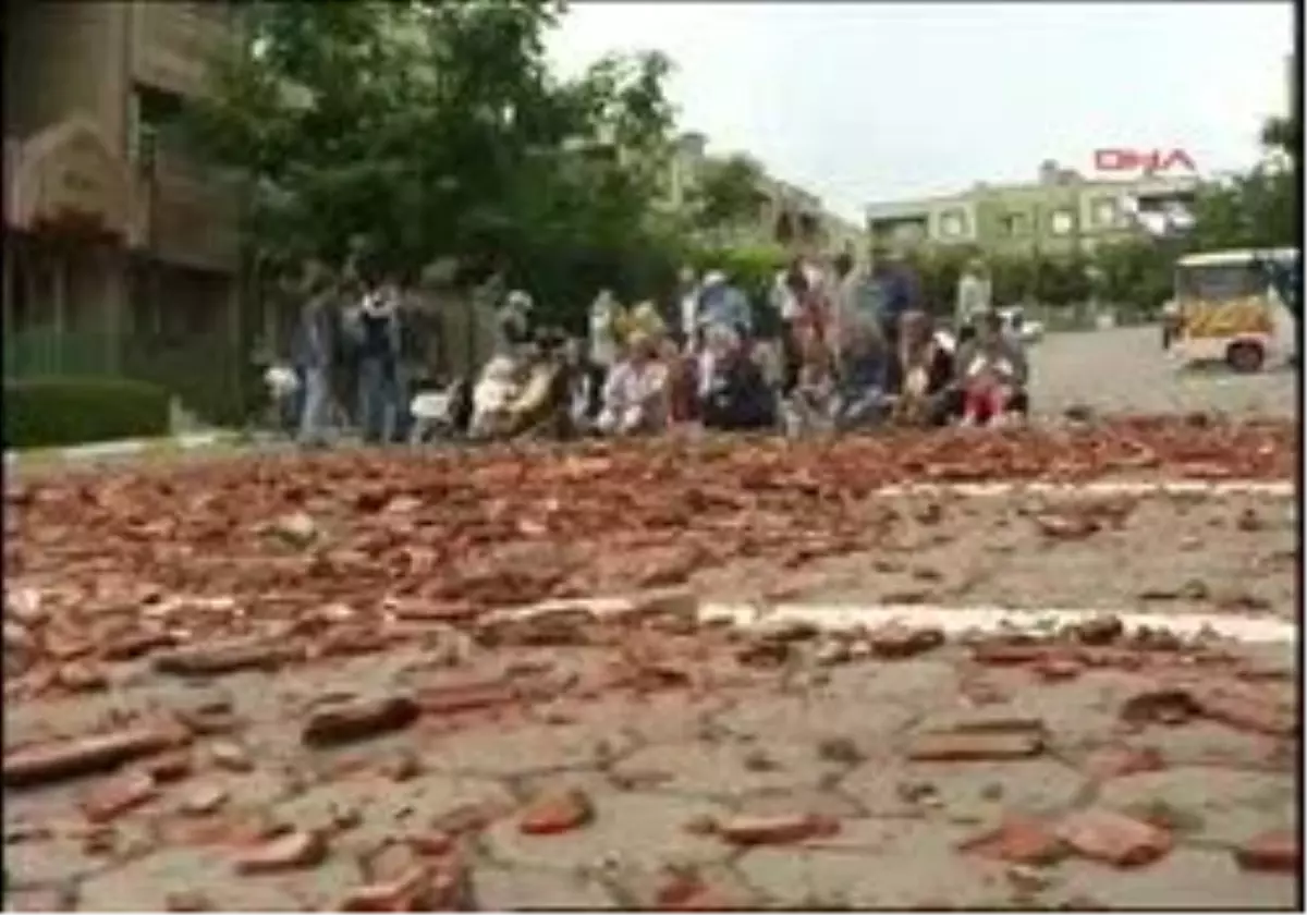 İzmit - Depremzedeler Çatı Nöbetınde