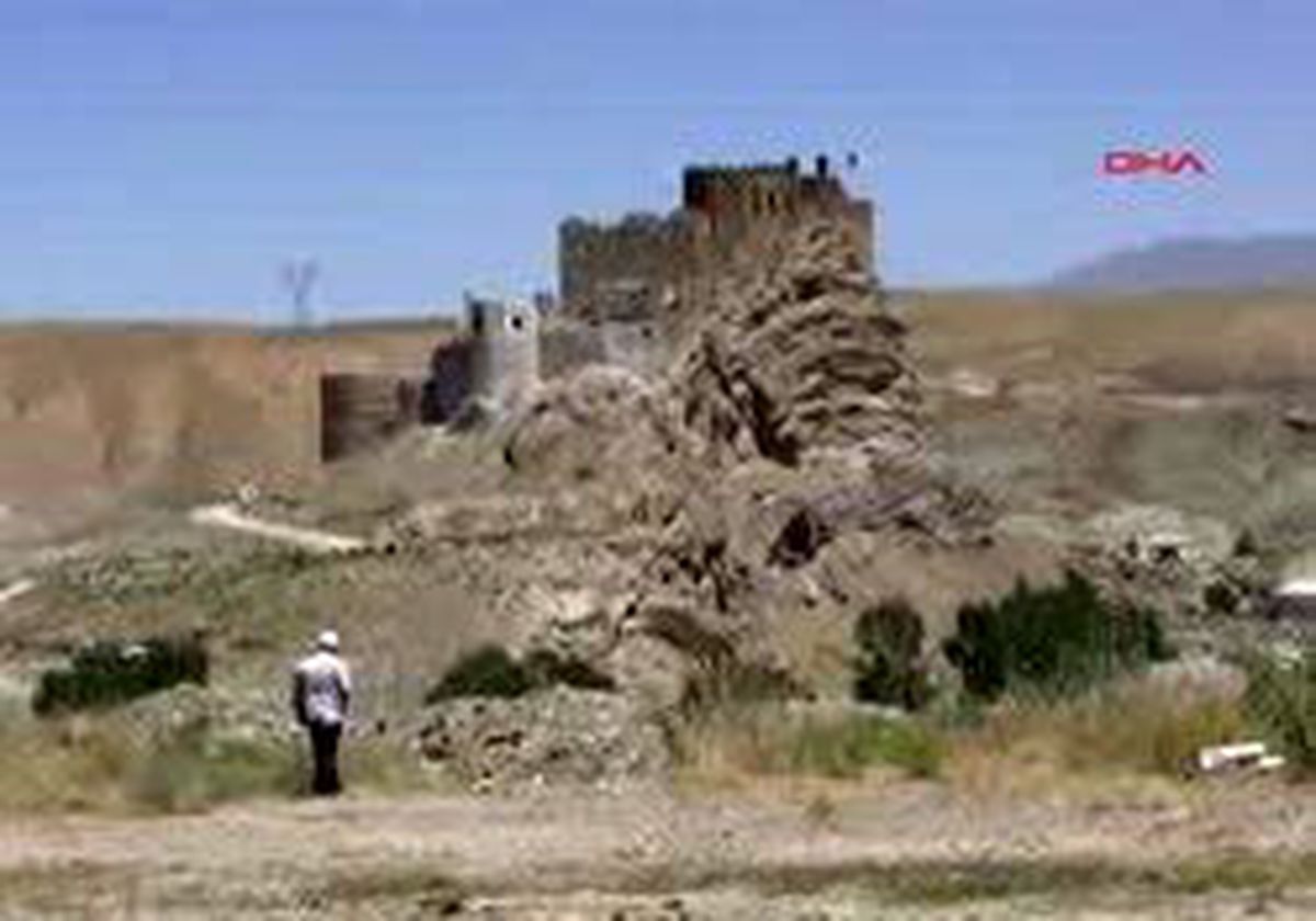 Van - Vali Ve Kaymakam Toprak Taşıdı