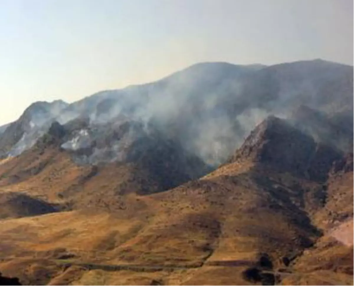 Alevlerin Yükseldiği Kilise Dağı\'nda Operasyonlar Sürüyor