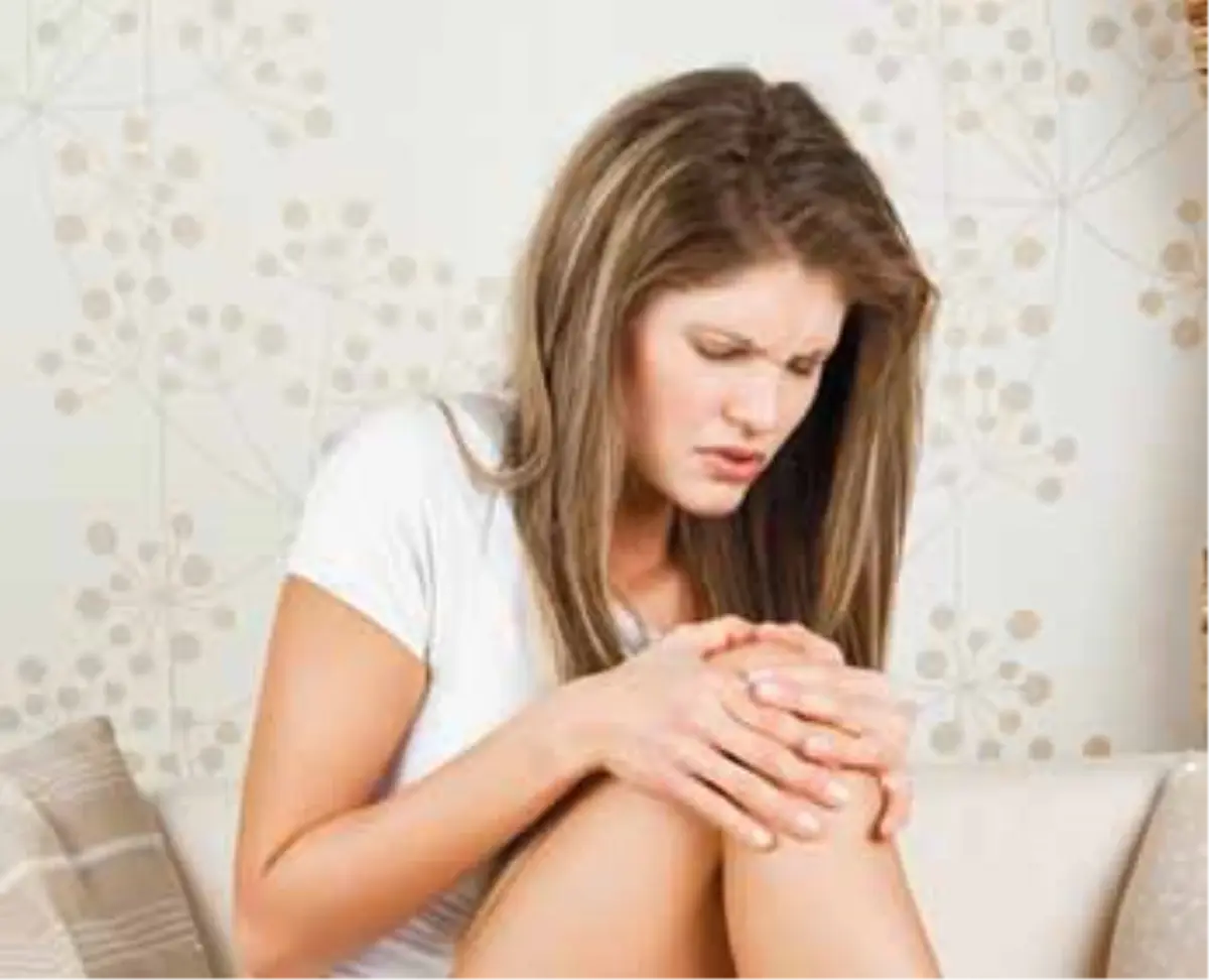 Diz Eklemi Ağrıları Genç Kızları Seviyor