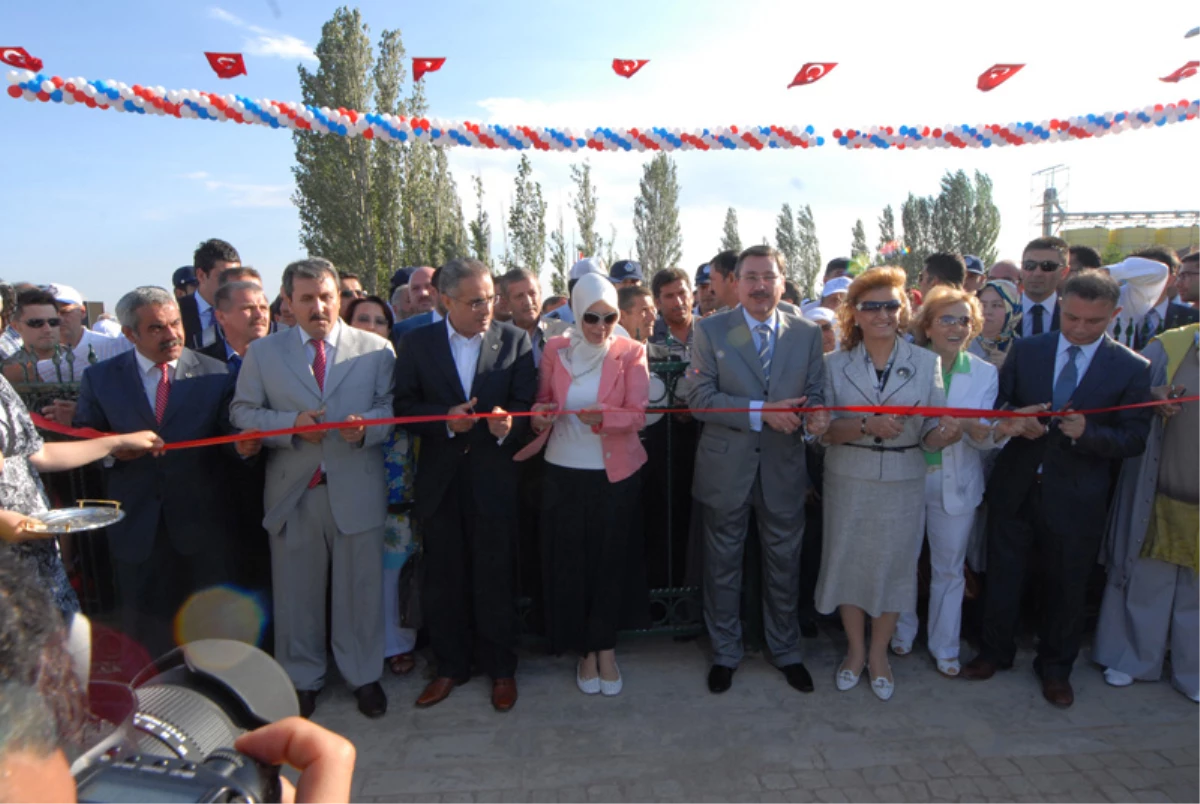 "Muhsin Yazıcıoğlu Parkı" Kazan\'da Açıldı