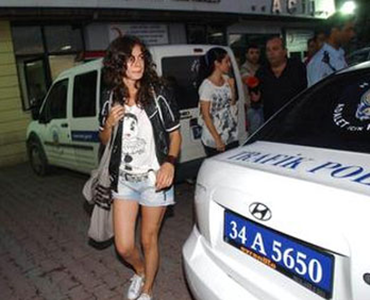 'Üflemem' Diyen Özge Özpirinççi 1,05 Promil Alkollü Çıktı
