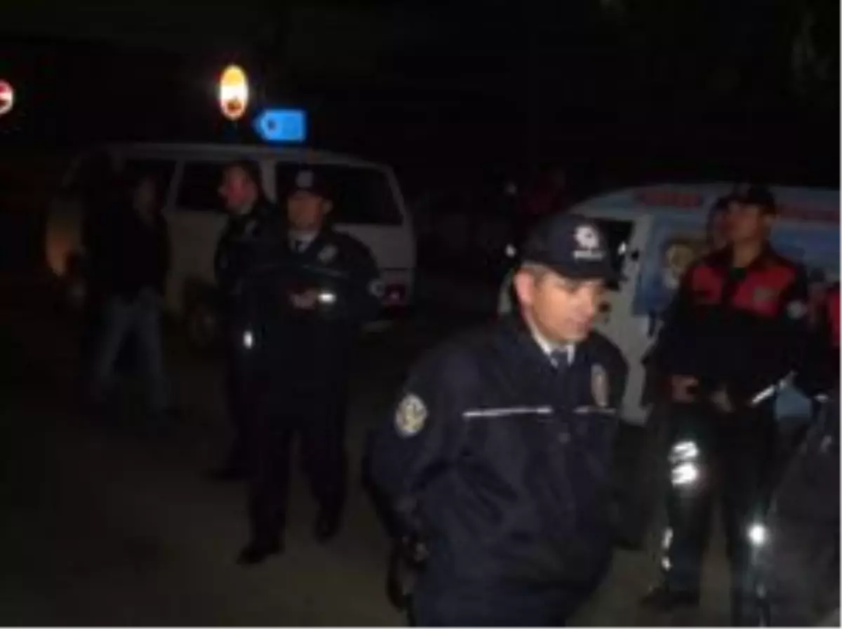 Ak Partili Başkanın Aracı Kurşunlandı