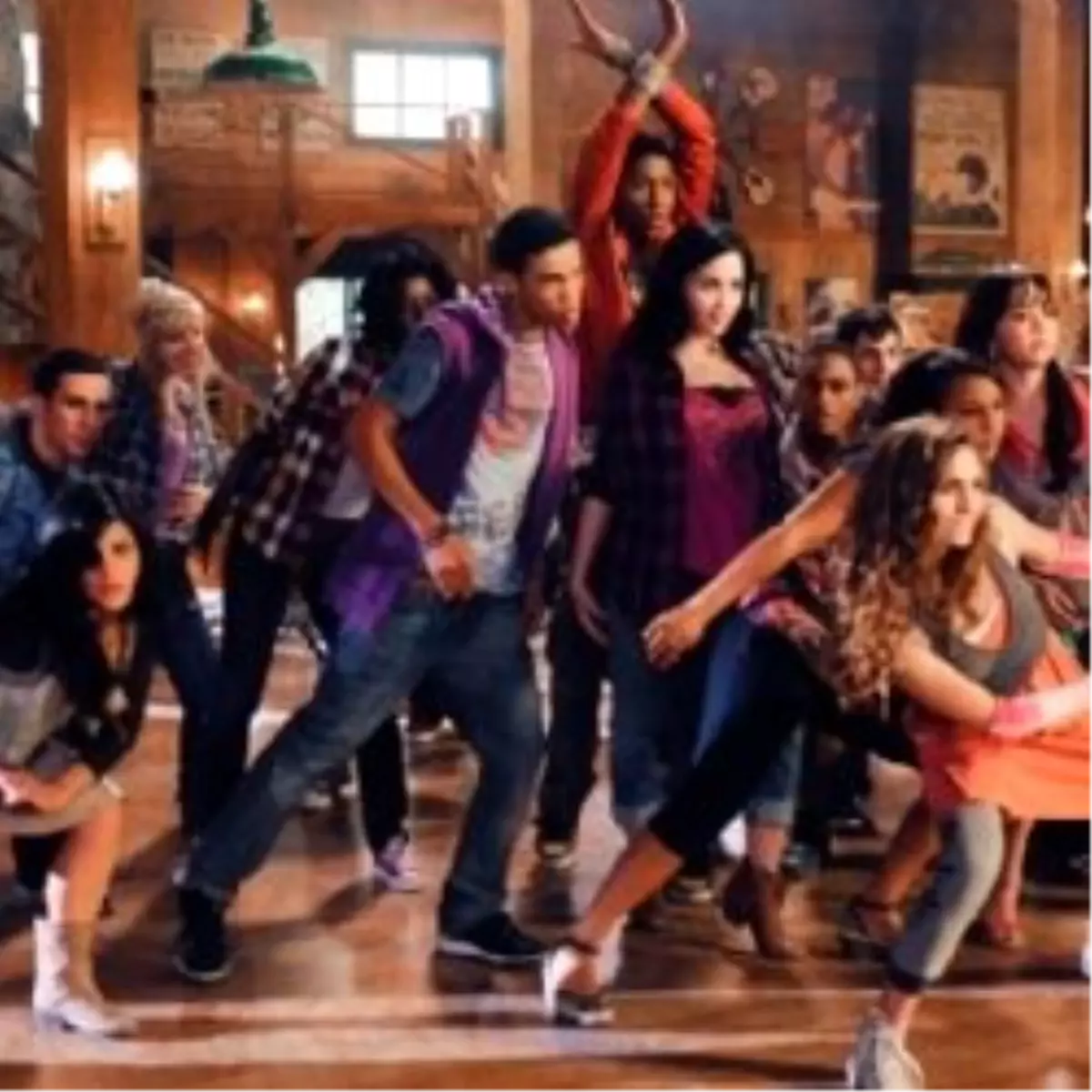 Dısney Channel’da "Camp Rock 2: Büyük Final"İn Yeni Müzik Klibi