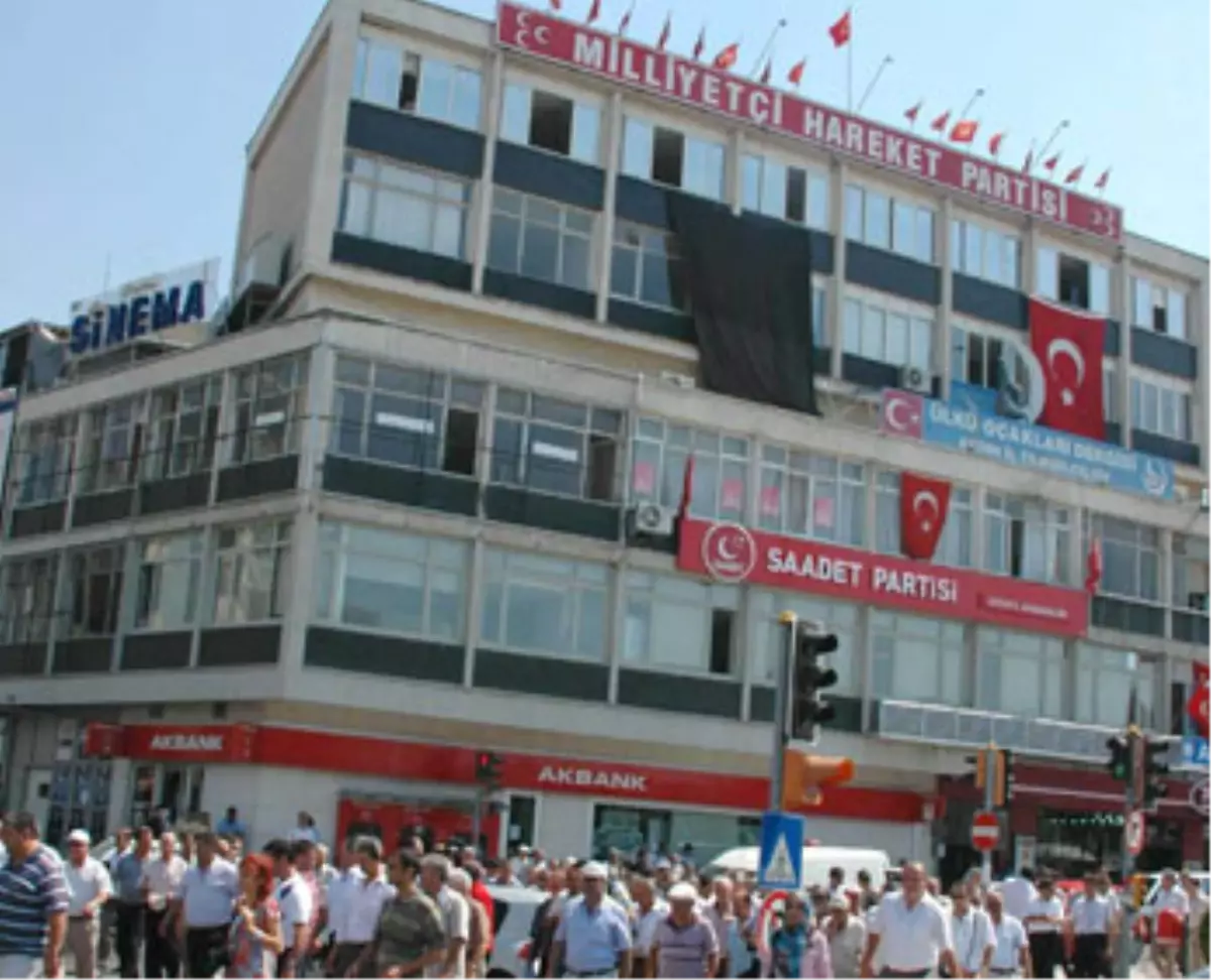 Pankart İndi, Siyah Bayrak Asıldı