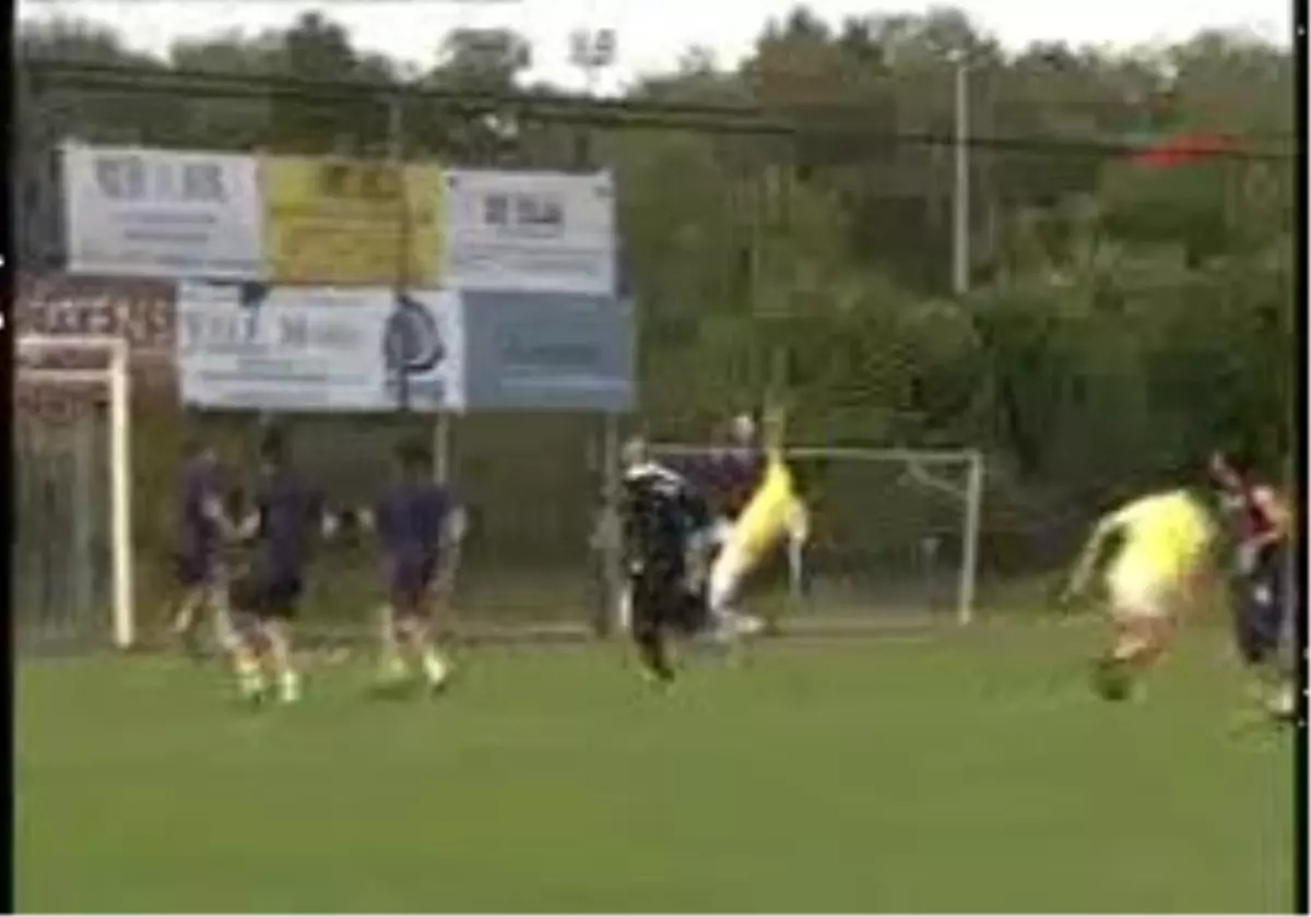 Fenerbahçe, Galatasaray Maçının Hazırlıklarını Sürdürdü 2
Aykut Kocaman Ve Yardımcıları İle Basın Mensupları Arasında Yapılan Antrenman Maçı 4 - 2 Teknik Ekibin Üstünlüğüyle Sona Erdi