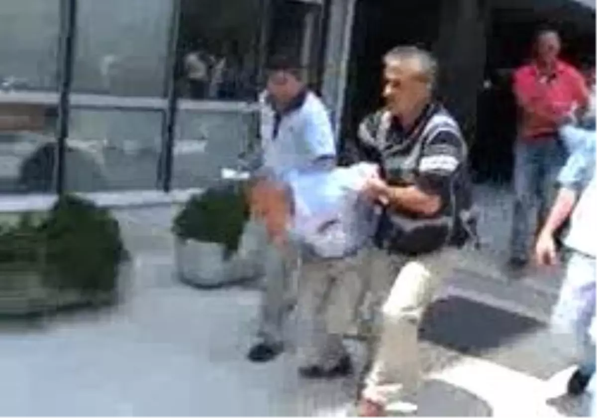 Bursa - Chp Mitinglerini Takip Eden Yankesiciler Yakalandı
Aralarında 2 Polisin De Bulunduğu 6 Kişi Gözaltına Alındı