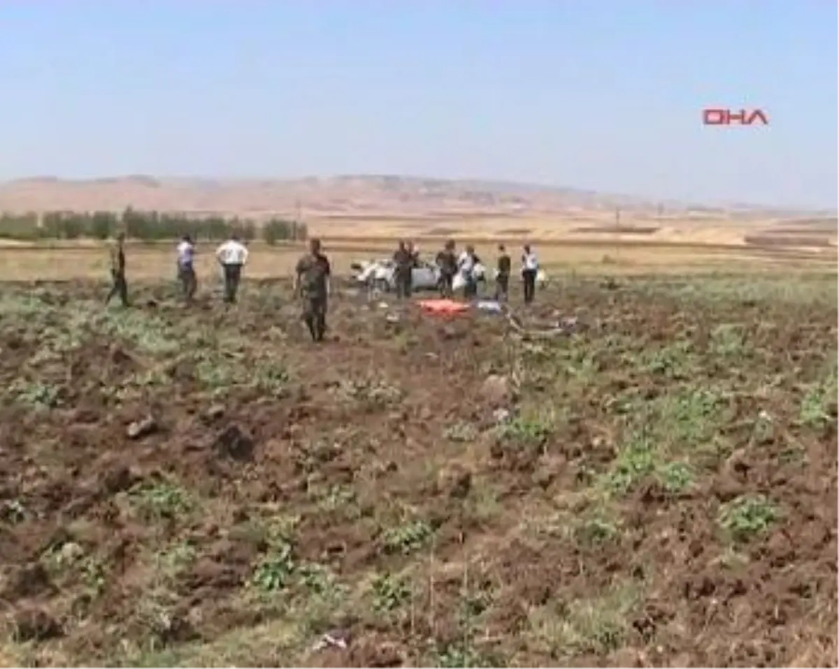 Muşta Polislerin Bulunduğu Otomobil Şarampole Yuvarlandı