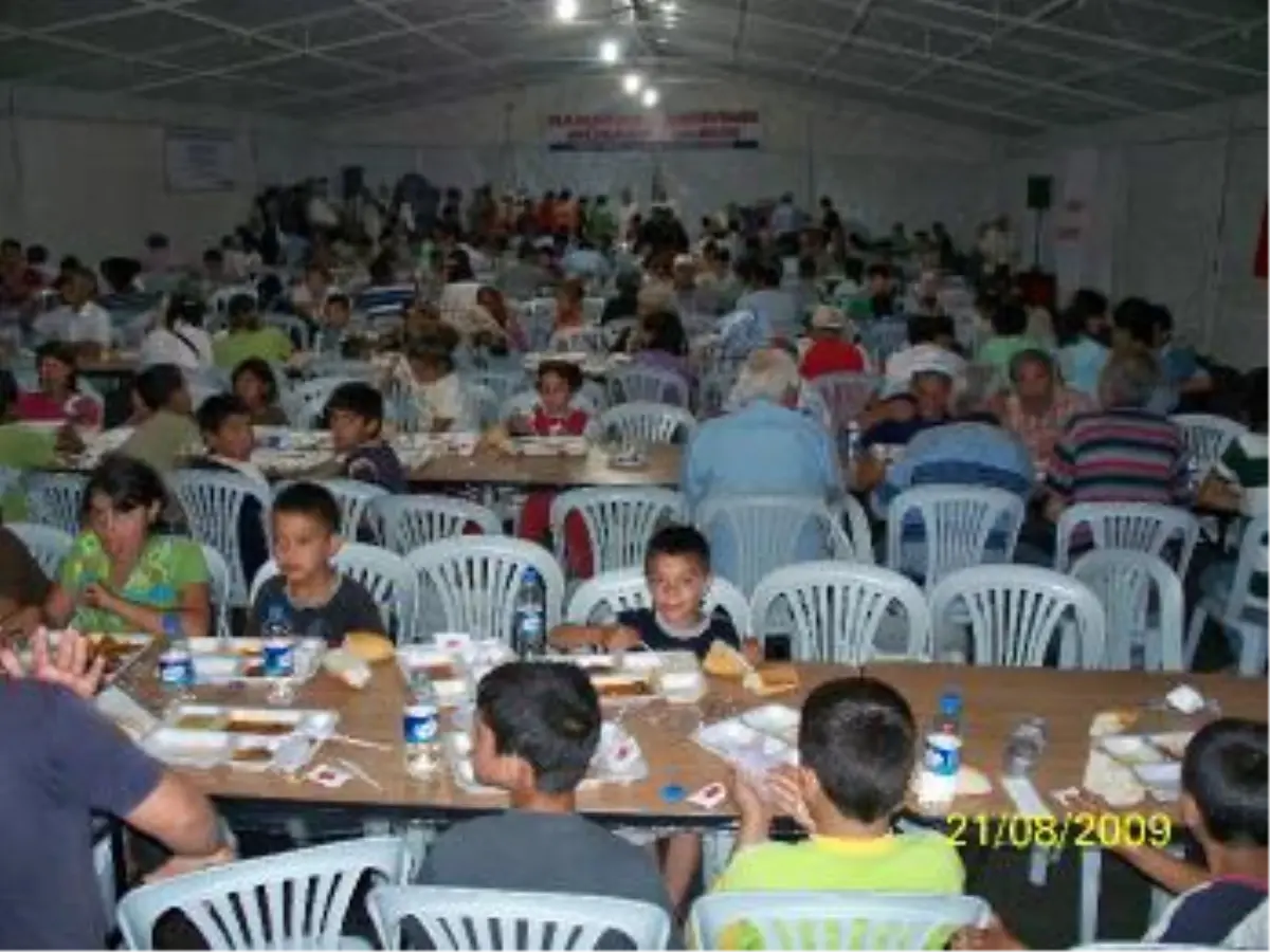 Ataşehir Belediyesi 3 İftar Çadırı Kuruyor