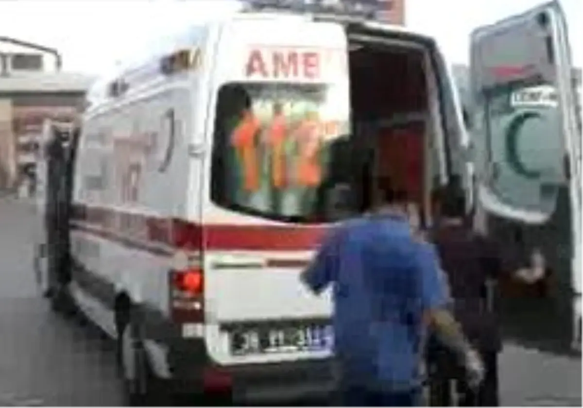 Yolcu Otobüsü Kaza Yaptı: 43 Yaralı