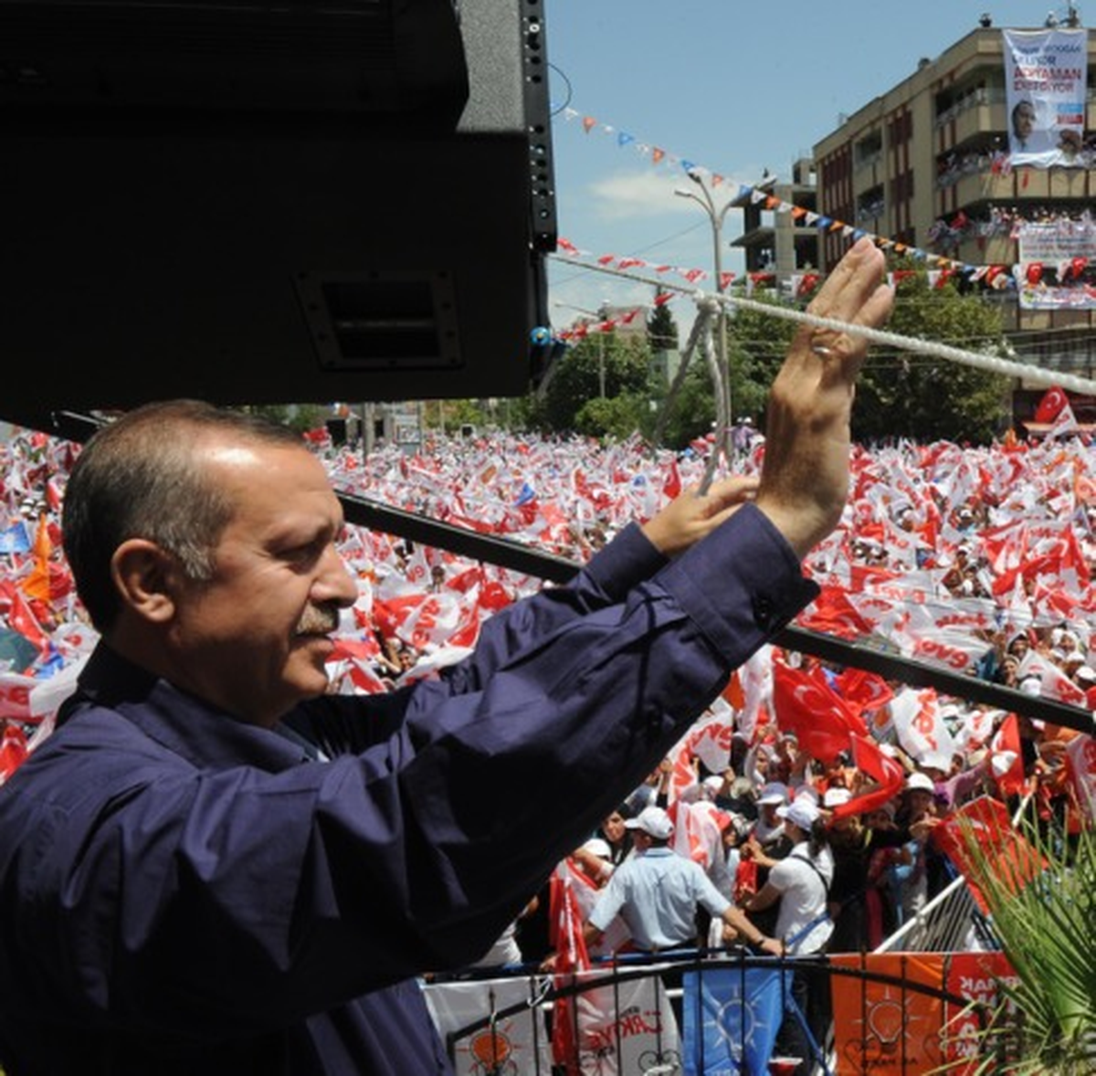\'İhanet Edenler İhanetin Mağduru Olur\'