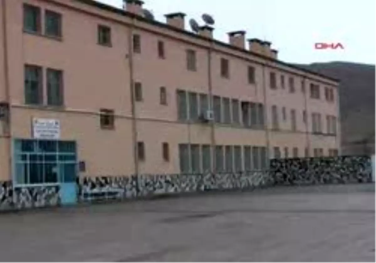 Elazığ E Tipi Kapalı Cezaevinde Yangın Çıktı: 1 Mahkum Öldü, 3Mahkum Yaralandı.