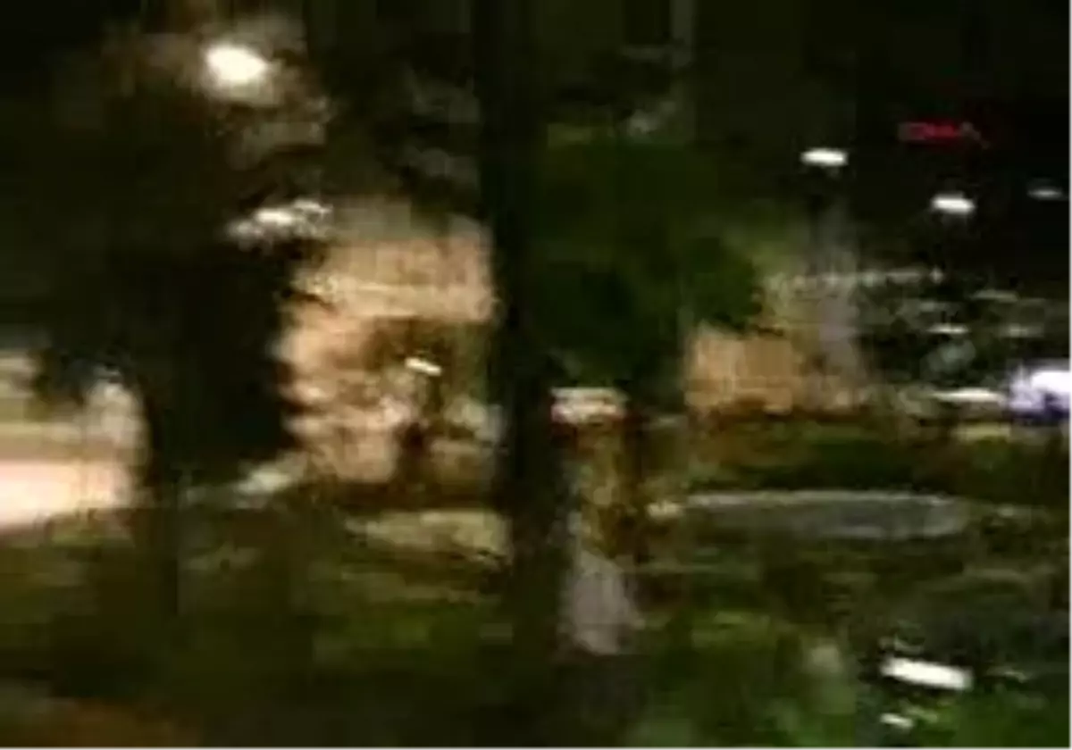 İnegöl\'de Gergin Gece.......(1)
Doğu Kökenli Gençlerle İlçe Sakinleri Kavga Etti: 5 Yaralı, 3 Gözaltı