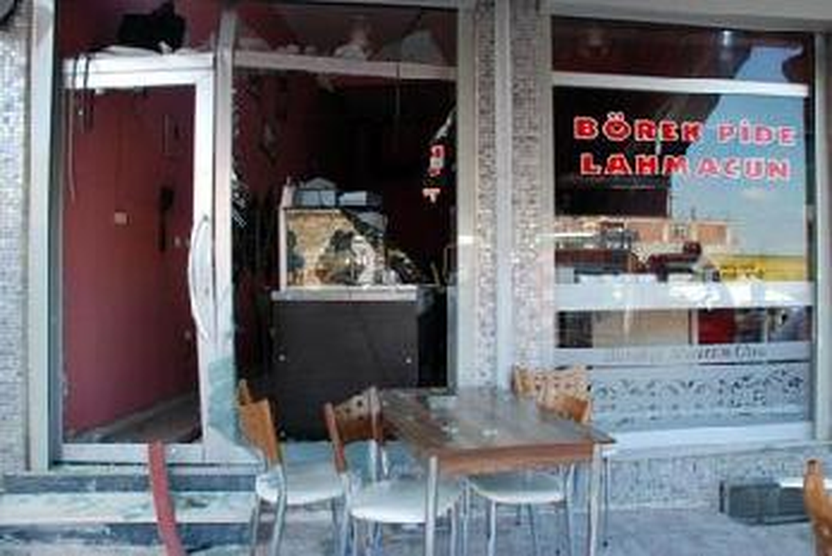 Börekçide Gaz Kaçağı Patlamaya Neden Oldu: 3 Yaralı