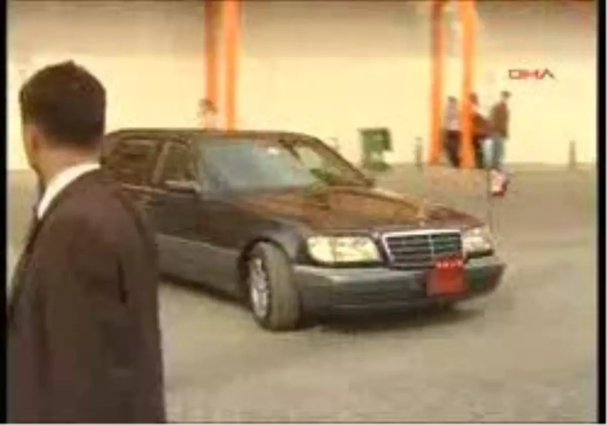 Erdoğan İle Büyükanıt'ın Dolmabahçe Görüşmesi...
...
Başbakan Recep Tayyip Erdoğan İle Dönemin Genelkurmay Başkanı Emekli Orgeneral Yaşar Büyükanıt, 4 Mayıs 2007 Tarahinde Dolmabahçe'deki Başbakanlık Çalışma Ofisi'nde Görüşmüştü.