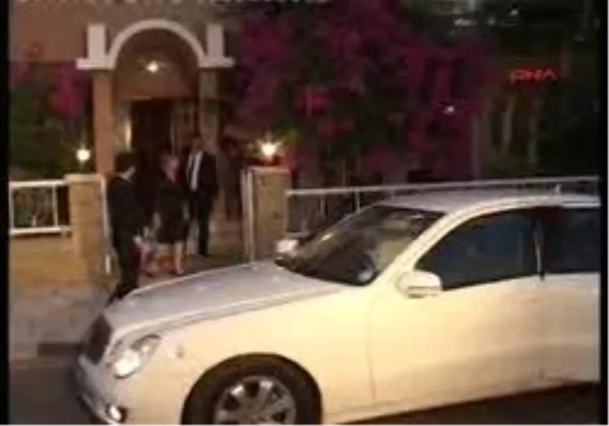 Kktc Cumhurbaşkanı İle Rum Yönetimi Başkanı Hristofyas Yemekte Buluştular