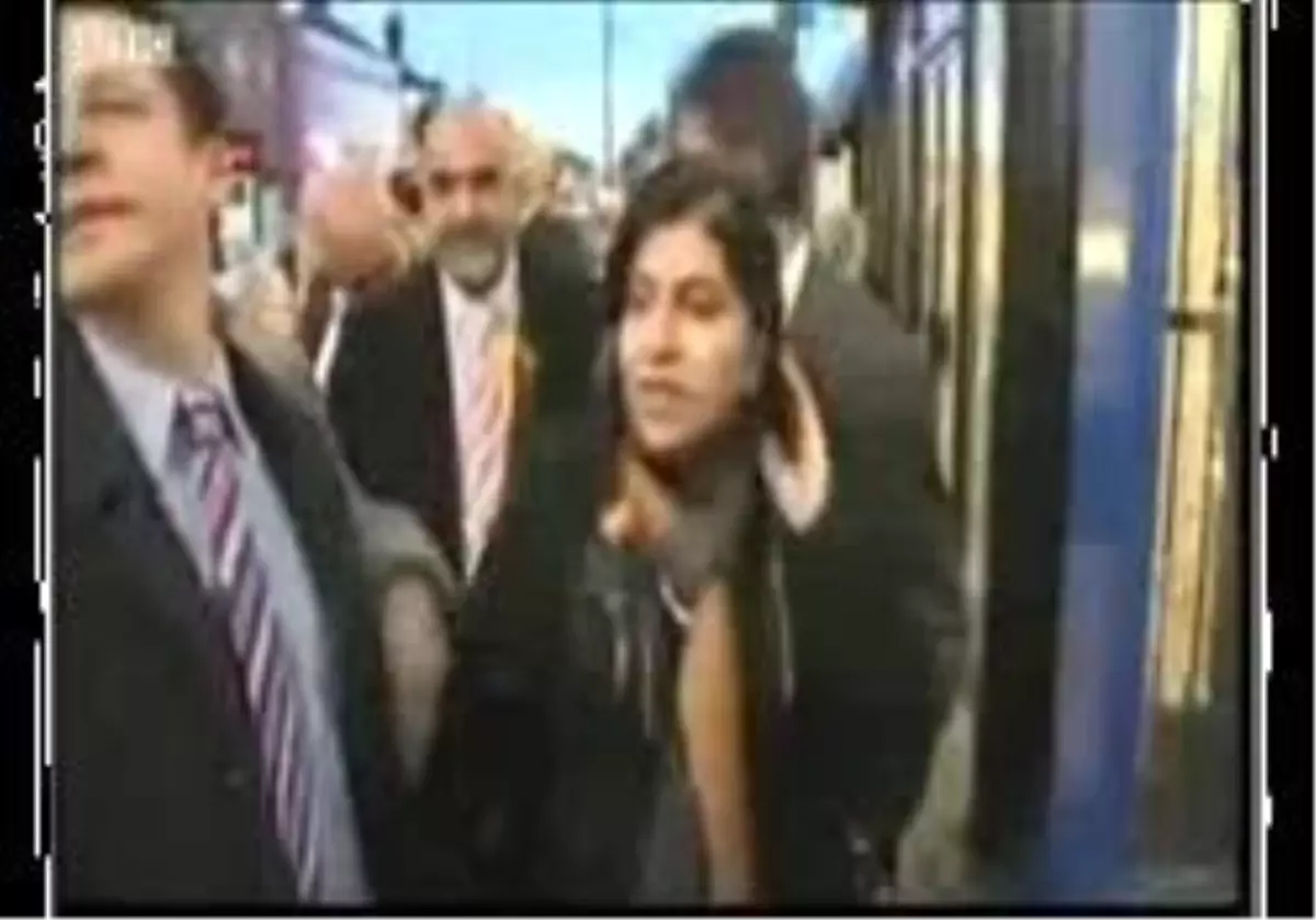 ?Müslüman Bakan, Fanatik Müslümanlar Saldırısına Uğradı