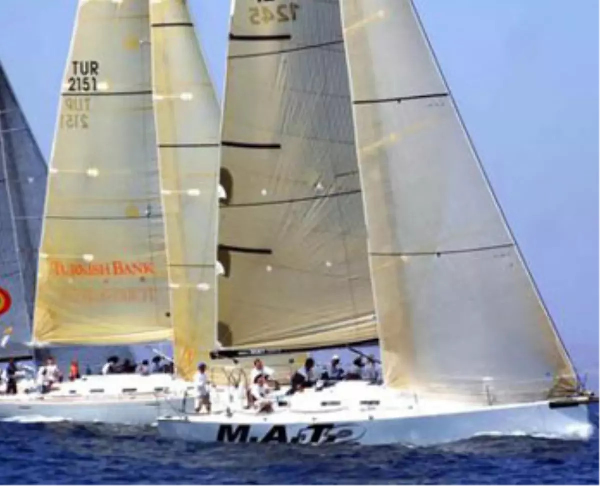 Ege Denizi\'nde Yelkenlilerin Rekabeti