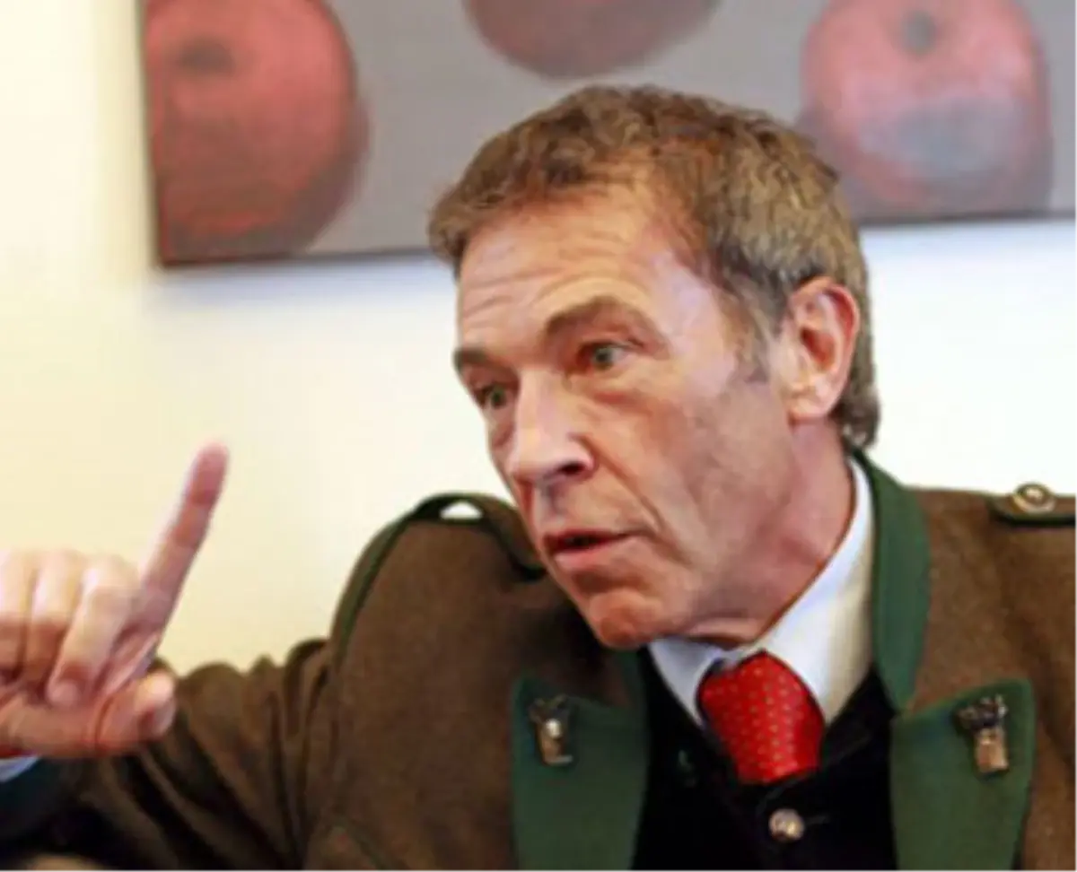 Avusturyalı Sağcı Lider Milyoner Çıktı