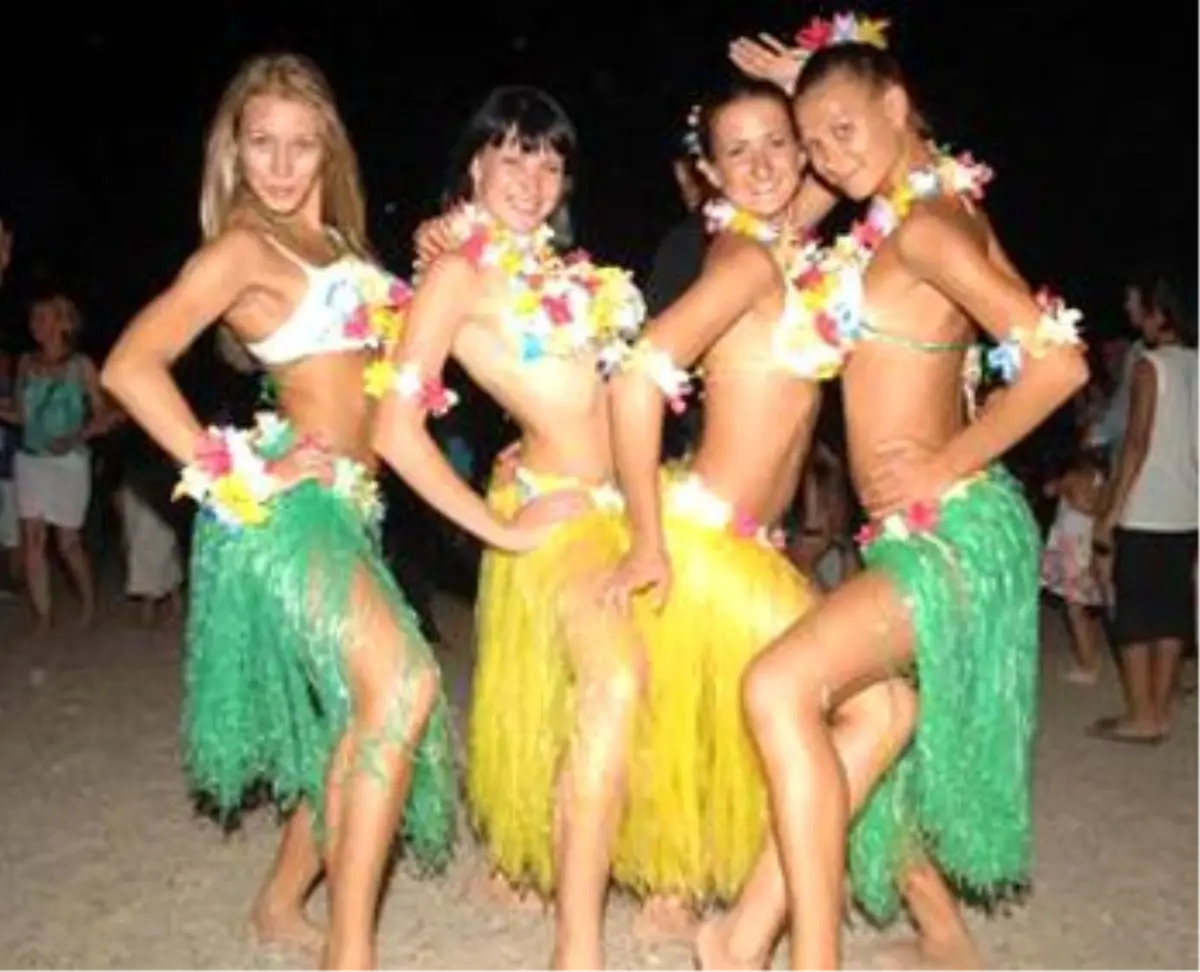 İçmeler Plaj Partisiyle Şenlendi