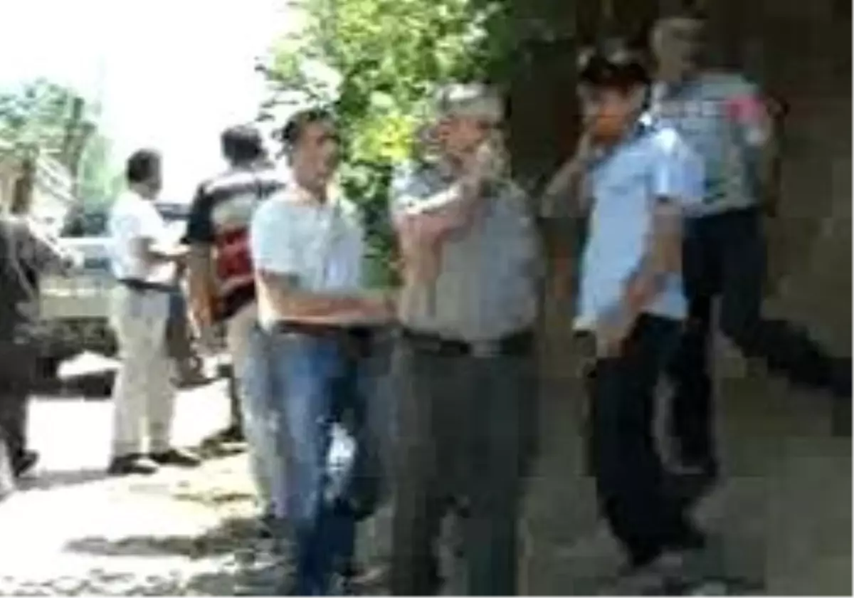 Bursa - İcralık Olan Orman Köylüleri Yol Kapattı