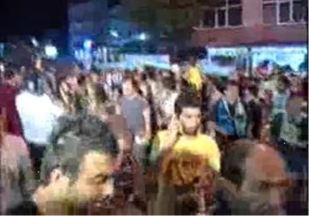 Kadıköy\'de \'Yönetim İstifa\' Sesleri
Kadıköy\'de \'Yönetim İstifa\' Sesleri