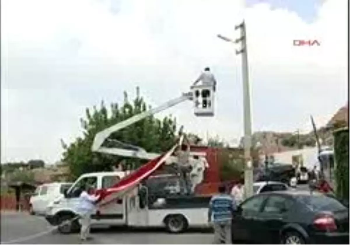 Antalya Ekşehidin Antalya\'daki Babaevine Ateş Düştü