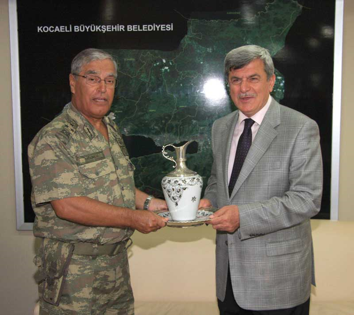 Korgeneral Uğurlu'dan Veda Ziyareti
