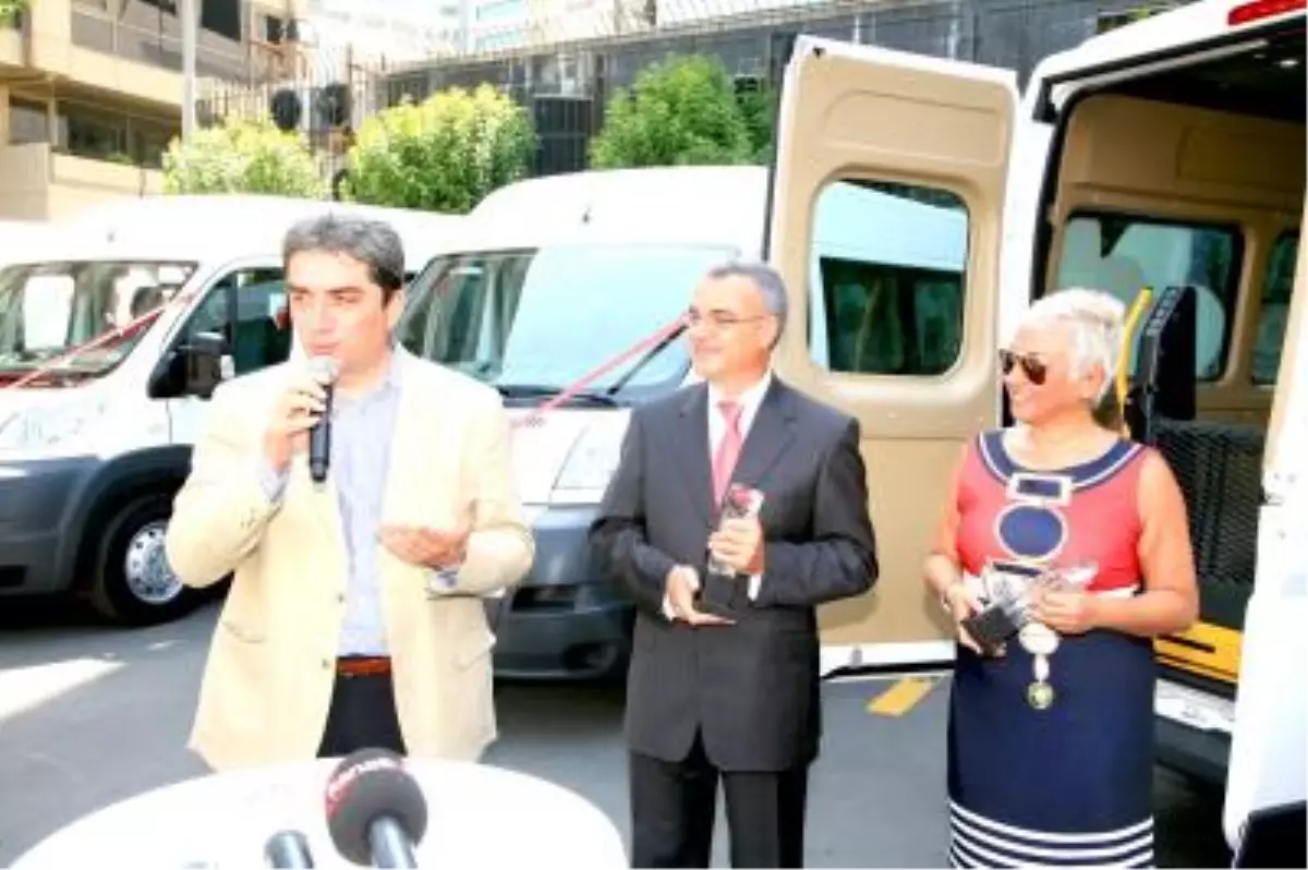 Asansörlü Engelli Aracı Olarak Tasarlanmış 
4 Adet Fiat Ducato Shçek\'e Teslim Edildi!