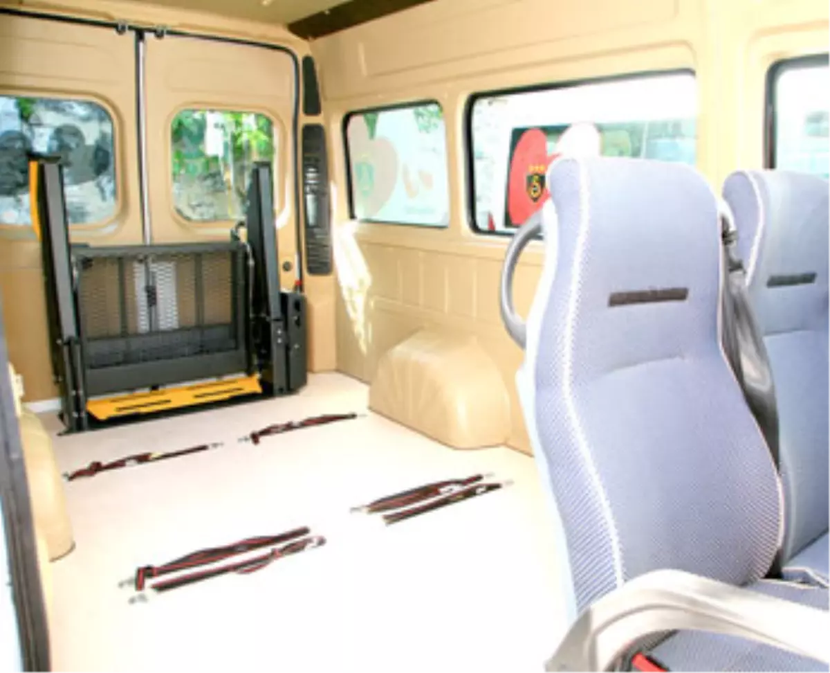 Engelli Minik Kalplere \'Esirgemeden\' Destek Oldular!