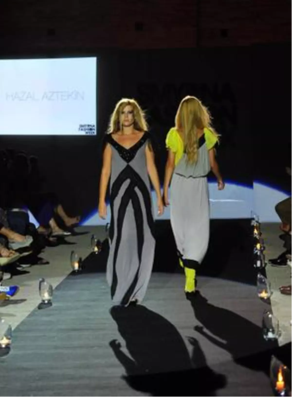 Transparan-başörtüsü Yan Yana