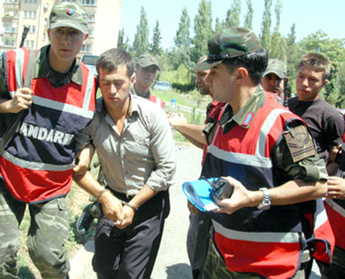 Suçu 17 Yaşındaki Kardeş Üstlendi