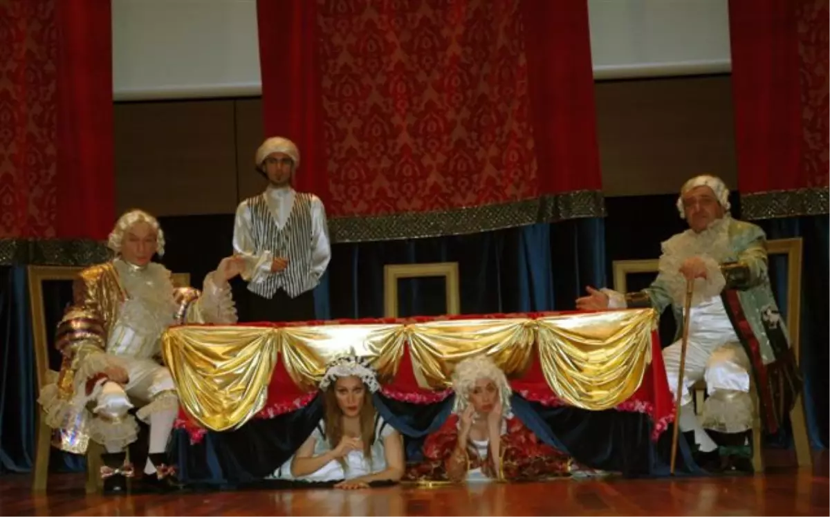 KİBARLIK BUDALASI Kapalı Gişe Oynuyor