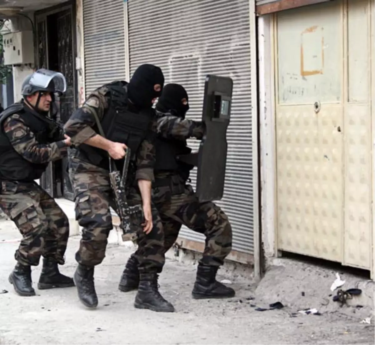 İstanbul\'da Terör Operasyonu