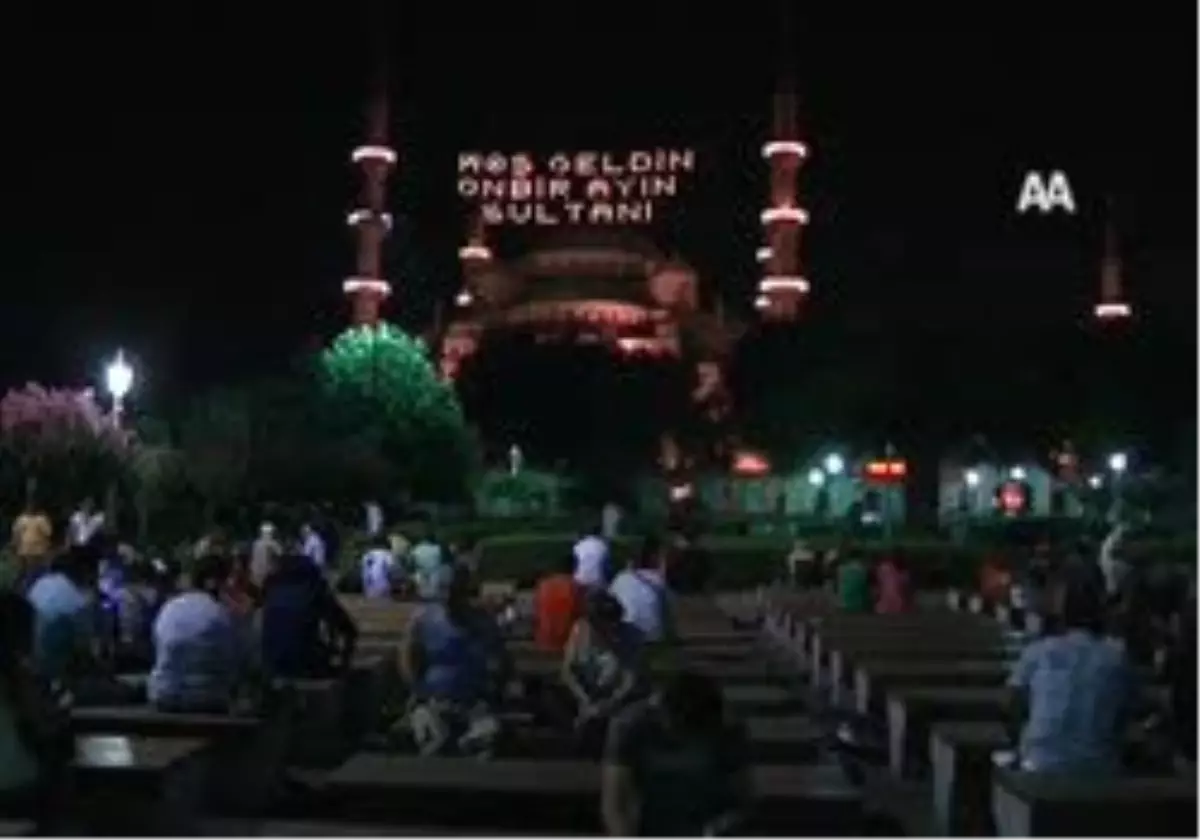 İlk Teravih Namazı Kılındı