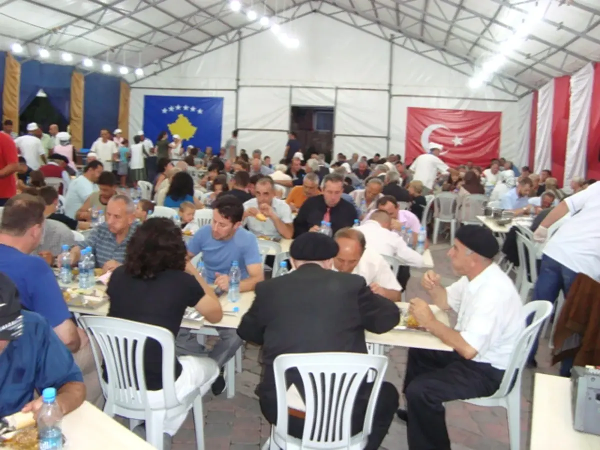 Kardeş Şehrimiz Mitrovica’da İftar Çadırı