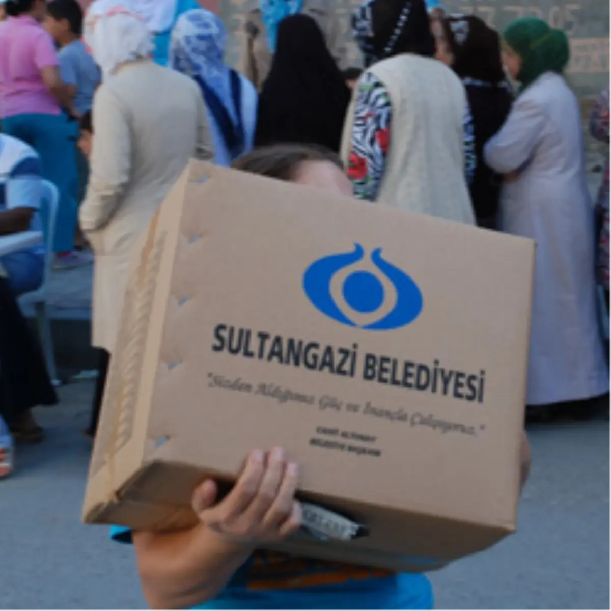 Sultangazi\'de Erzak Yardımı
