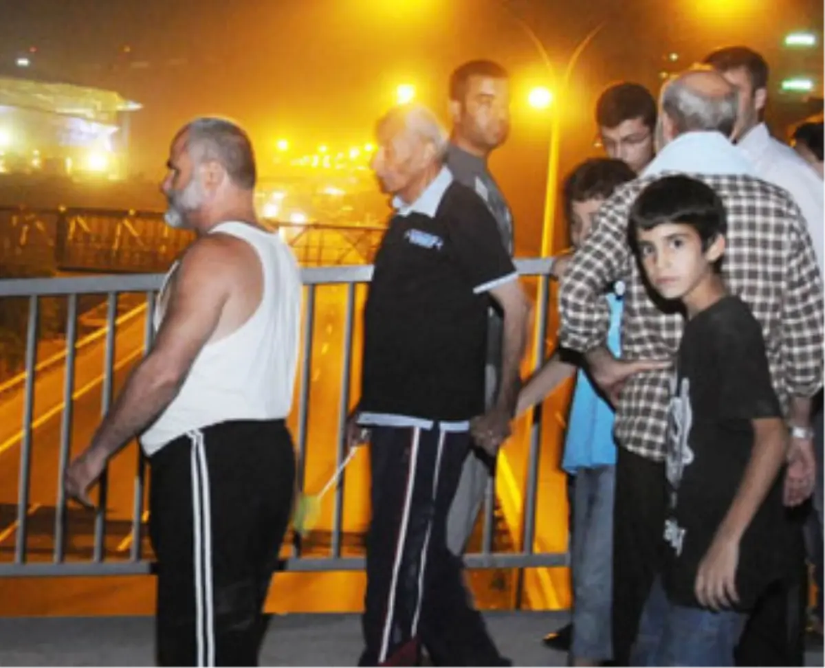 Yaşam Köprüsünde Gece Nöbeti