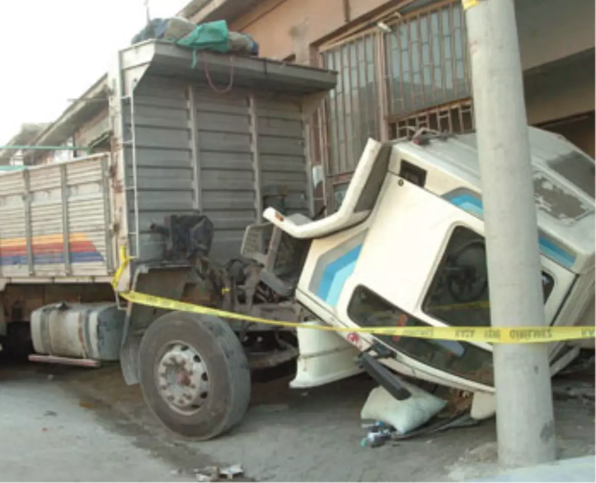 Kendi Kamyonunun Altında Kalarak Öldü