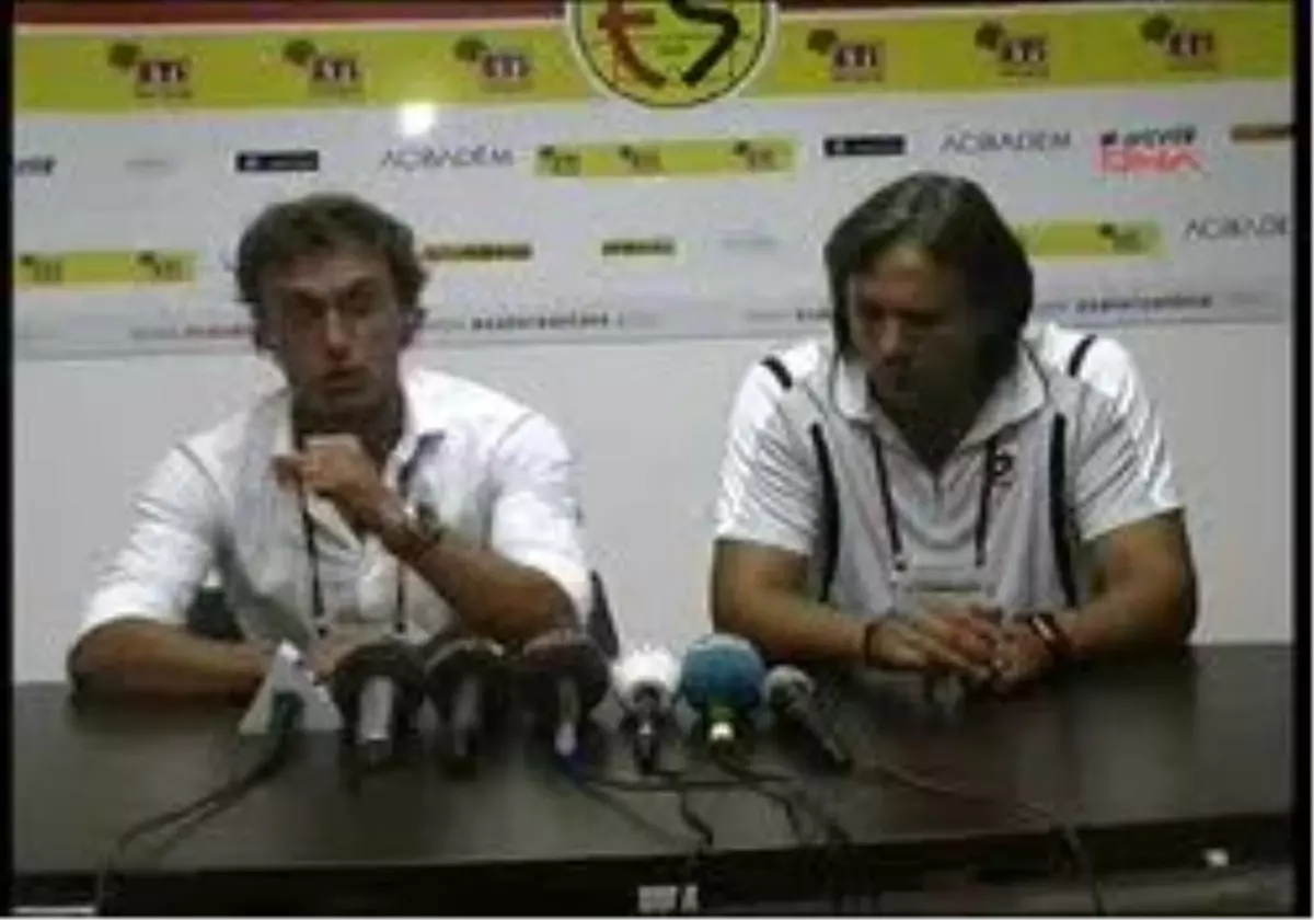 Eskişehirspor - Gençlerbirliği Maçının Ardından...
Gençlerbirliği Teknik Direktörü Thomas Doll: "Buraya Gelen Takımlar Kesinlikle Eskişehirspor\'dan Çekinmeleri Gerekir"