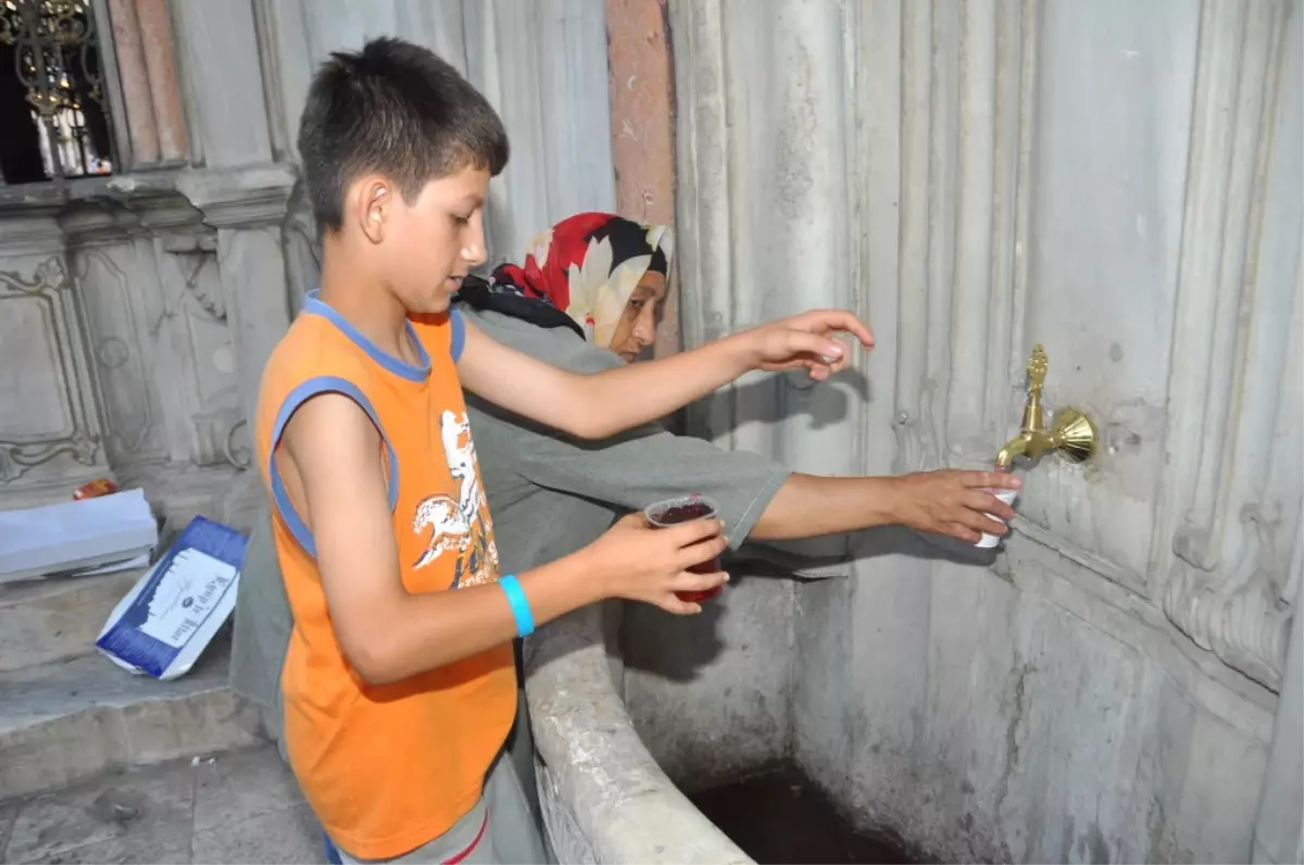 Eyüp Cülus Yolu'nda Ramazan Şerbeti Keyfi